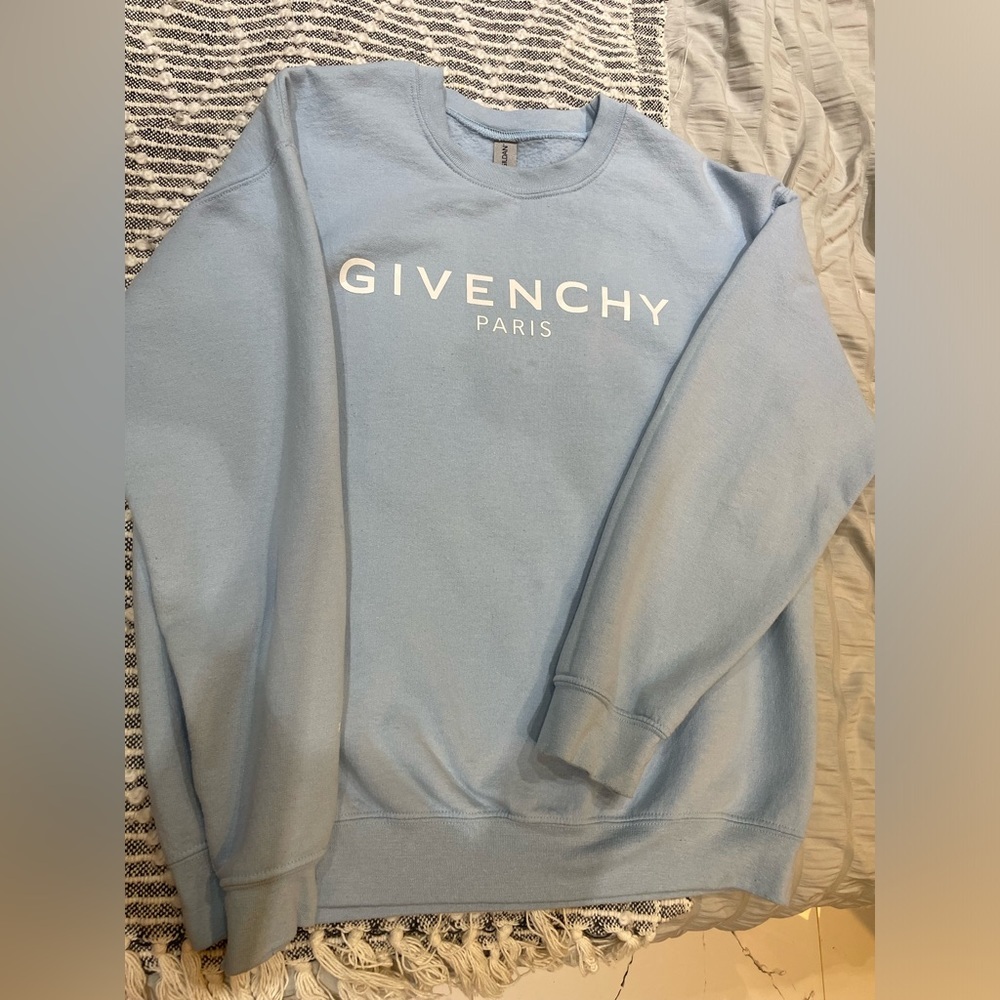 GILDAn | Givenchy Paris sweater baby blue Size medium - Picture 5 of 7
